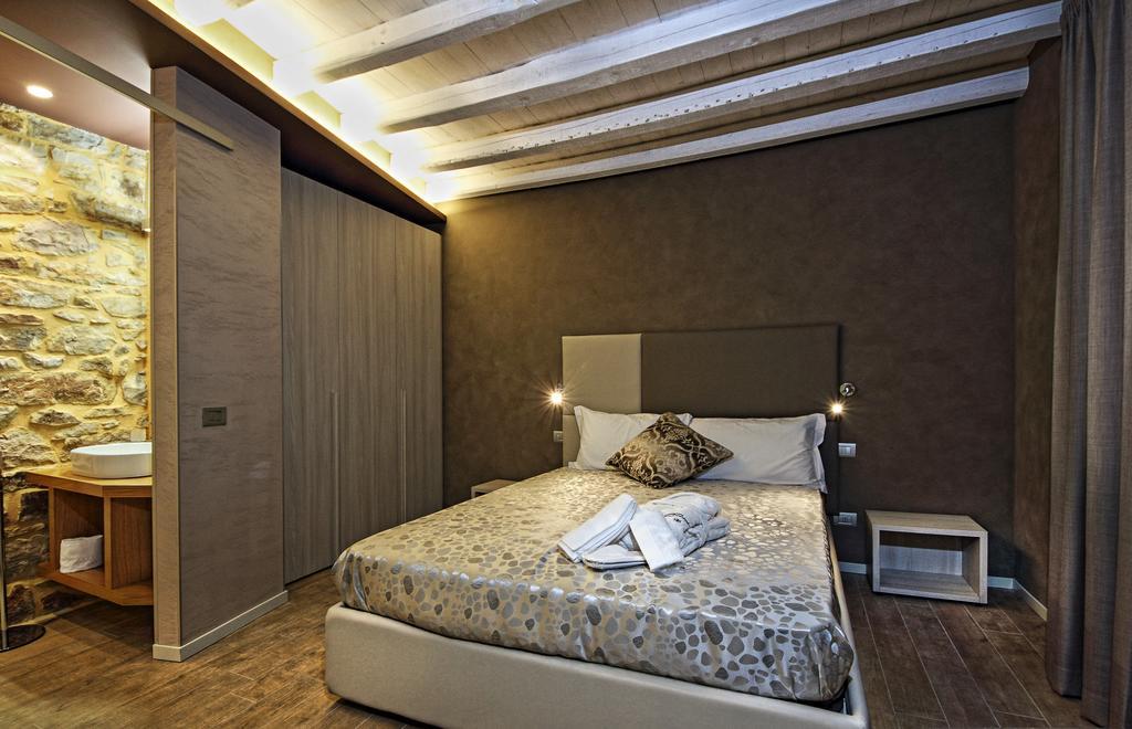 Notti O' Tunn Luxury Rooms In Centro Geraci Siculo Extérieur photo