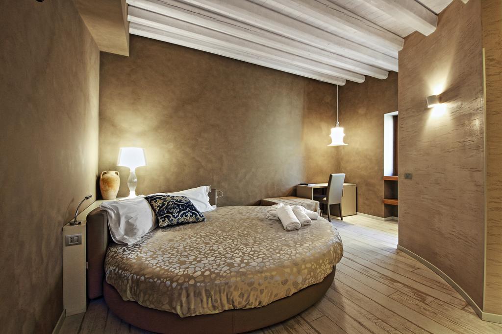 Notti O' Tunn Luxury Rooms In Centro Geraci Siculo Extérieur photo
